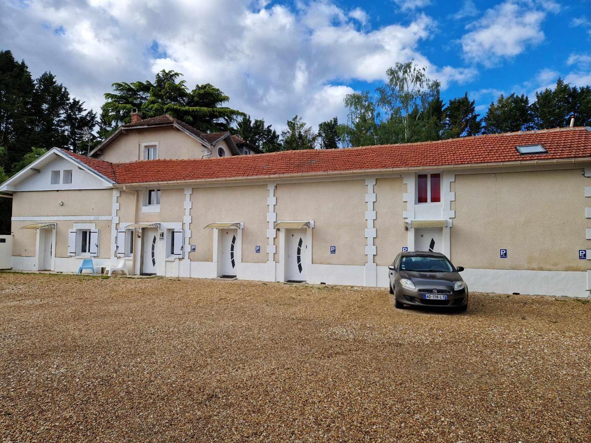09 - Joli Studio Avec 2 Lits, Logement Tout Equipe Pour 1, 2 Ou 3 Personnes Maximum, Vue Sur Parc Arbore, Parking Privatif Gratuit, Grand Fourgon Possible, Tout Le Linge De Maison Est Fourni Razac-sur-lʼIsle Zewnętrze zdjęcie