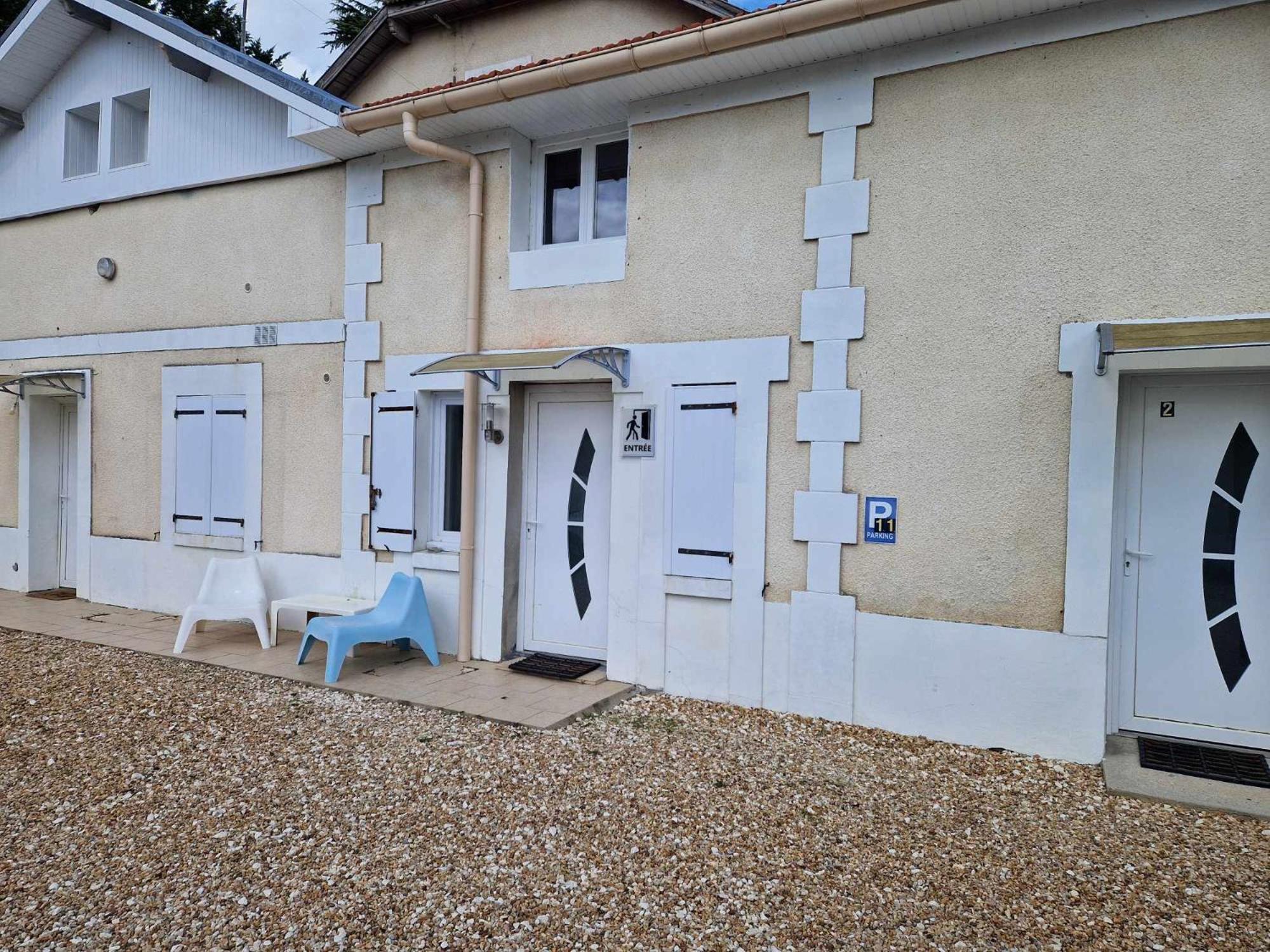09 - Joli Studio Avec 2 Lits, Logement Tout Equipe Pour 1, 2 Ou 3 Personnes Maximum, Vue Sur Parc Arbore, Parking Privatif Gratuit, Grand Fourgon Possible, Tout Le Linge De Maison Est Fourni Razac-sur-lʼIsle Zewnętrze zdjęcie